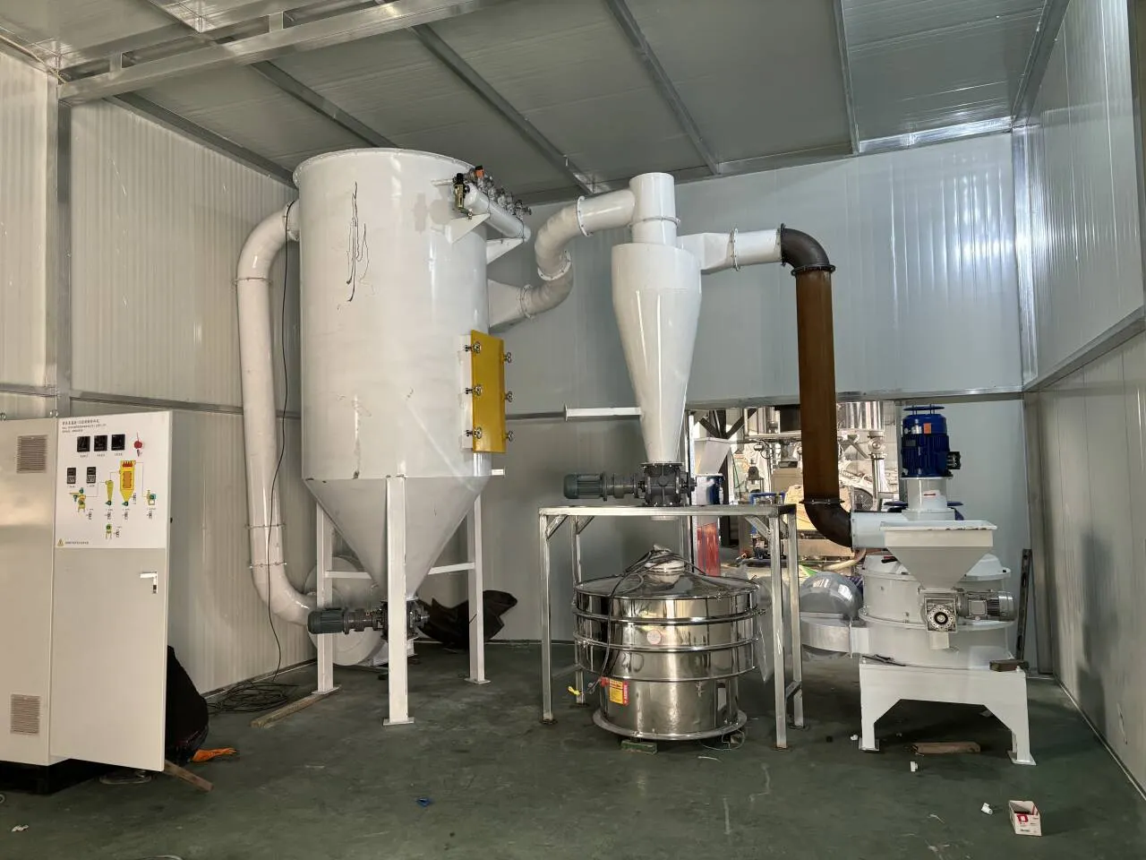 Simplificando as operações de fábrica: as vantagens estratégicas das linhas integradas de processamento de pó